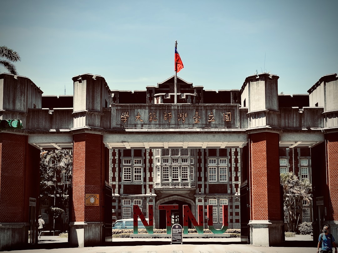 國會長青樹的權力美學:我看柯建銘與他走過的立法院風雲